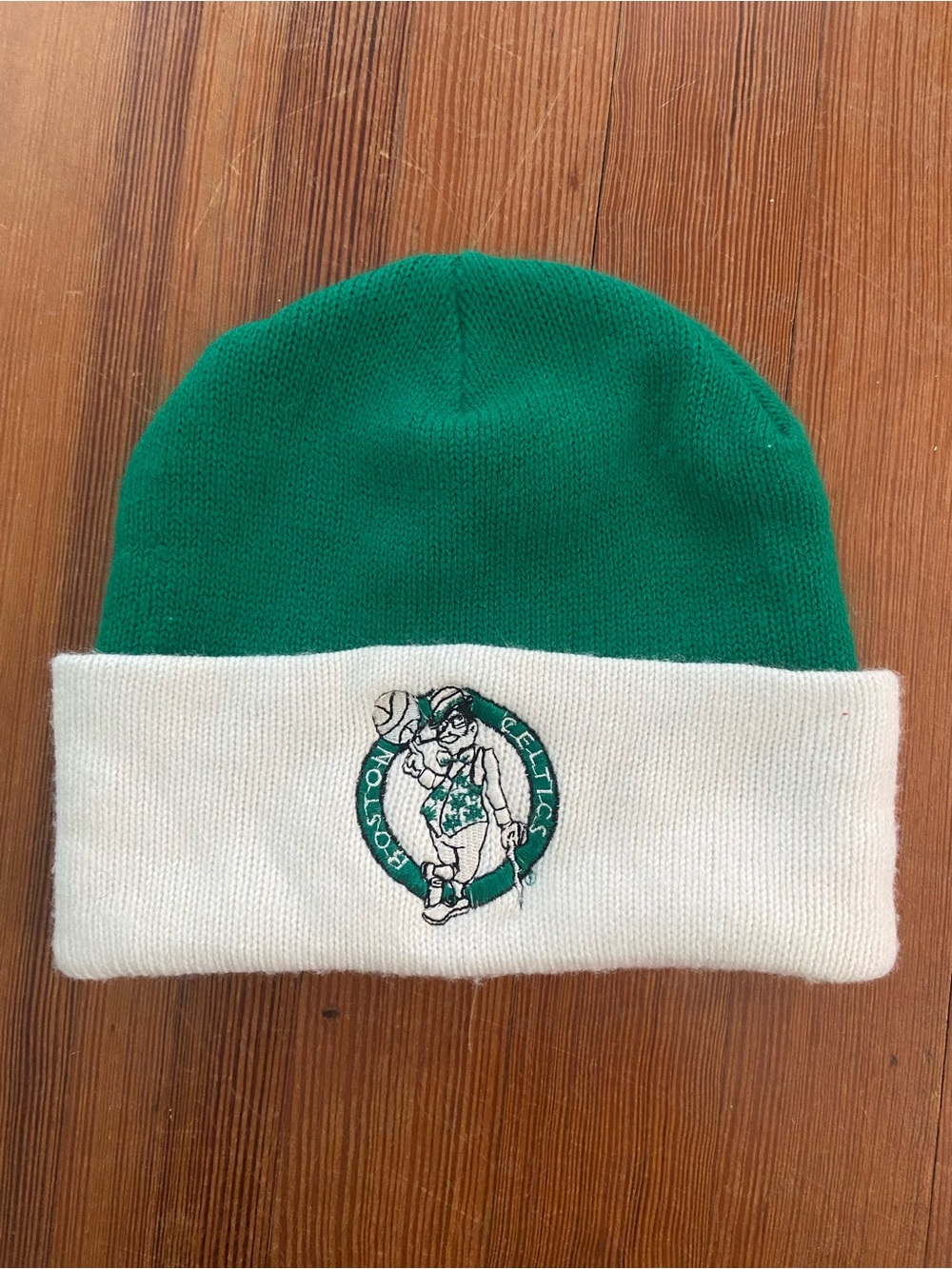 Vintage Logo 7 Boston Celtics NBA Green & White Knit Cuffed Beanie